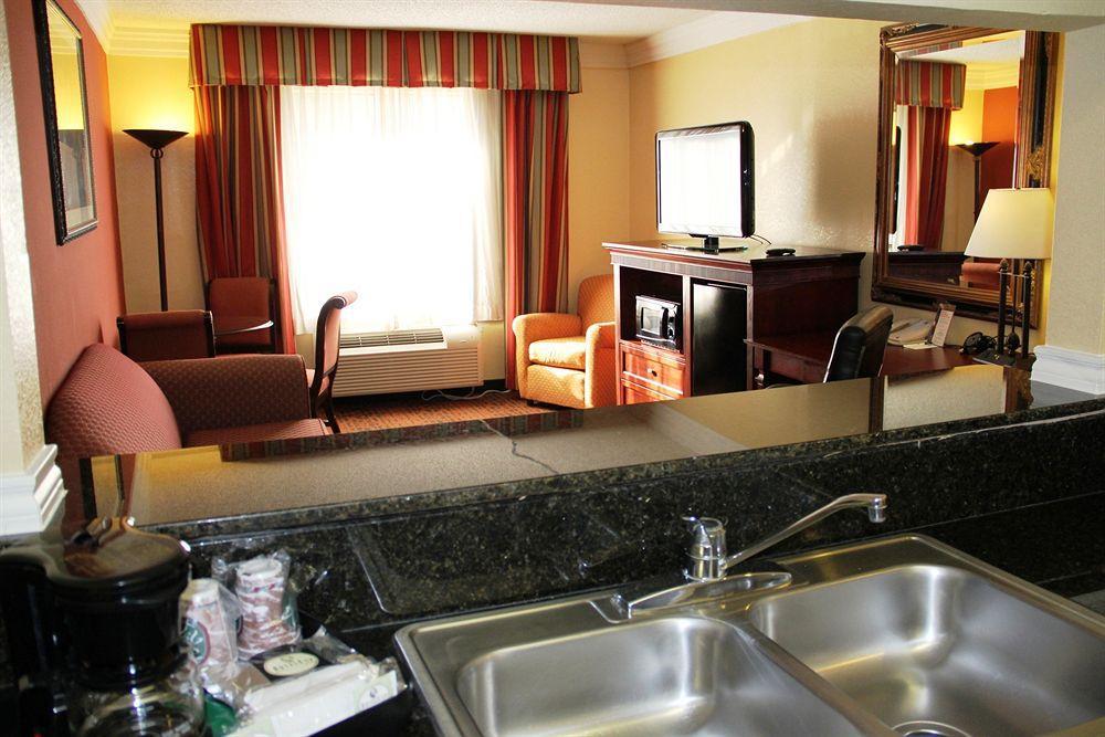 Comfort Inn & Suites Houston West-Katy Bagian luar foto